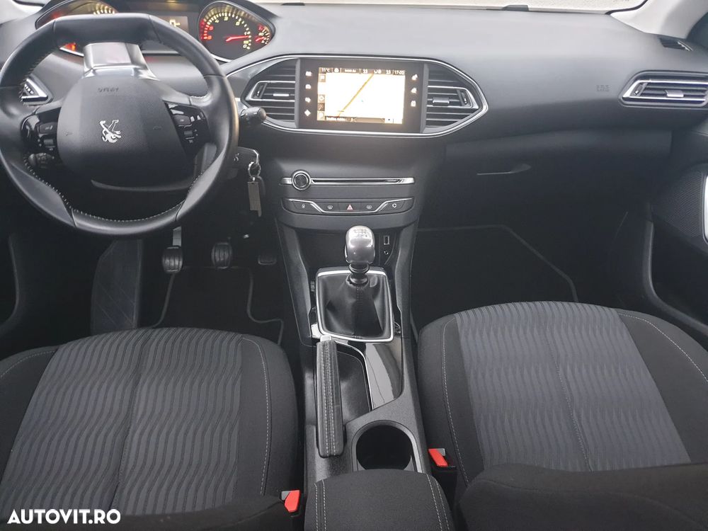 Peugeot 308 1.6 e-HDI FAP STT Allure - 5