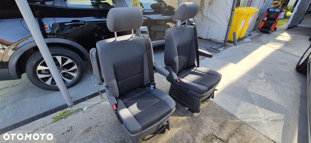 Volkswagen Multivan - 37