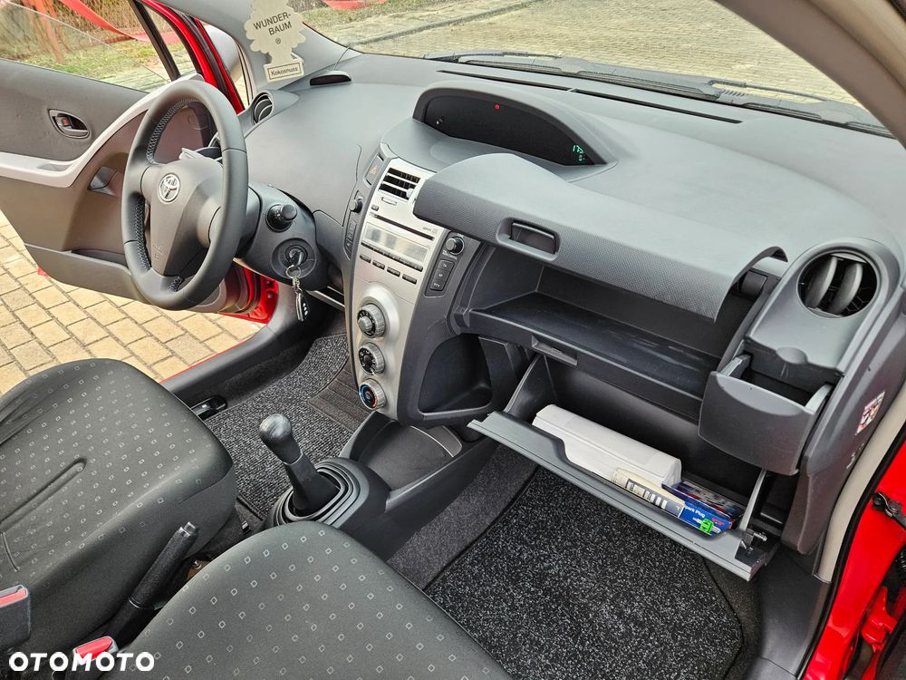 Toyota Yaris 1.0 Terra - 29
