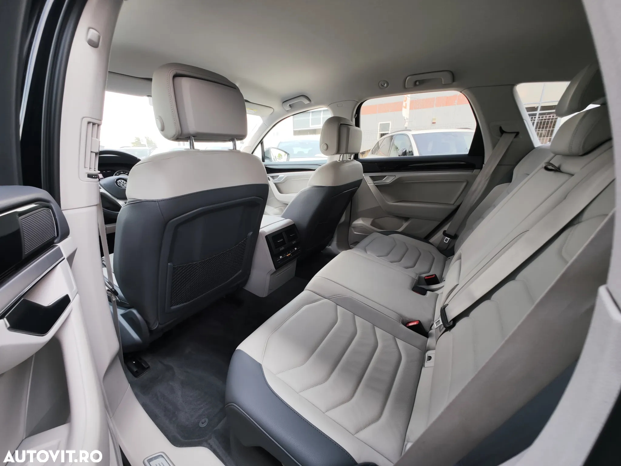 Volkswagen Touareg V6 TDI Elegance - 11