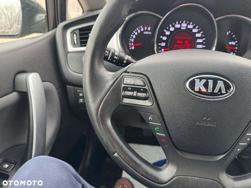 Kia Ceed 1.6 GDI Dream Team Edition - 14