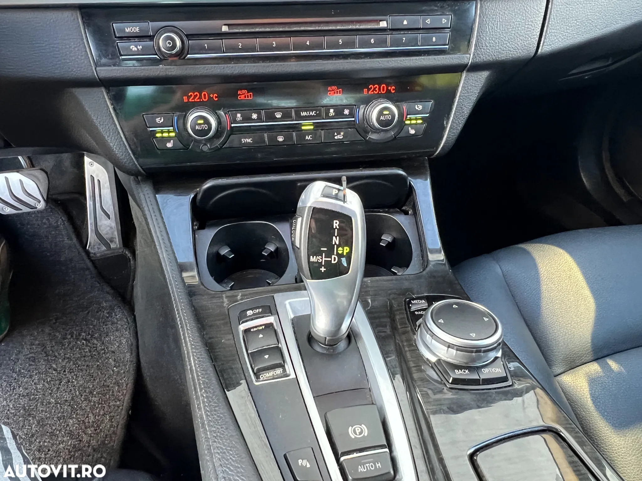 BMW Seria 5 525d Aut. Luxury Line - 29