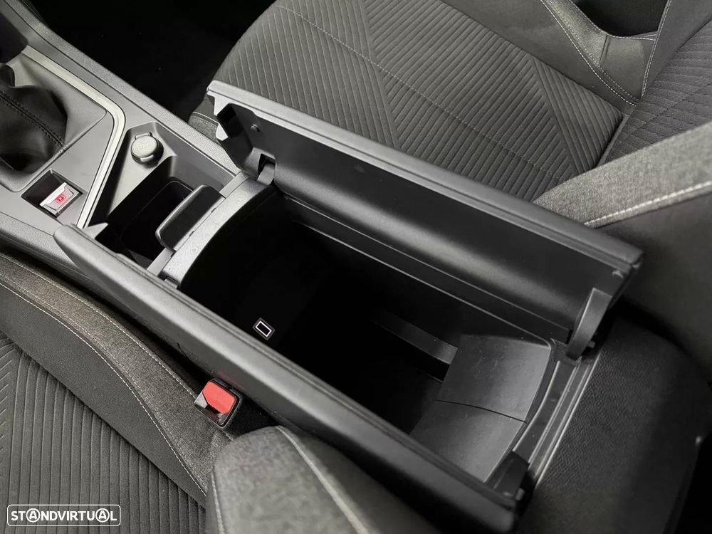 Peugeot 308 BlueHDi 130 EAT8 Active Pack — fotografia 37