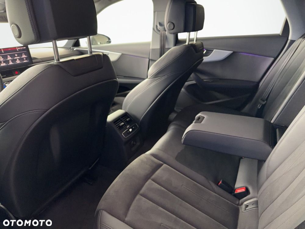 Audi A4 Limousine - 11