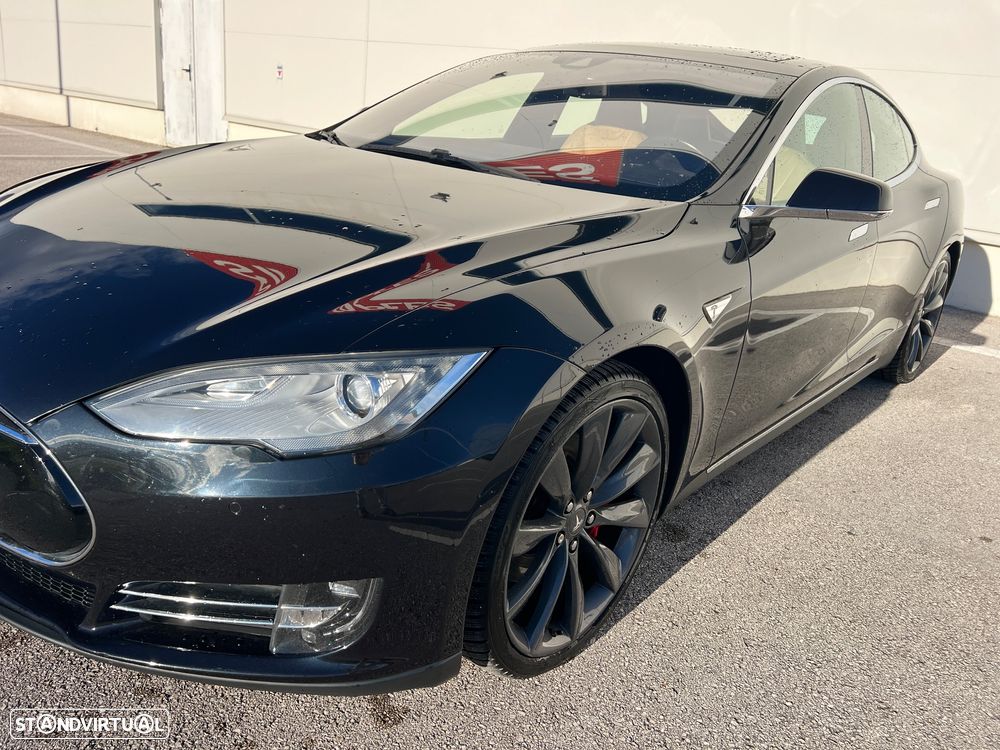 Tesla Model S P90D - 7