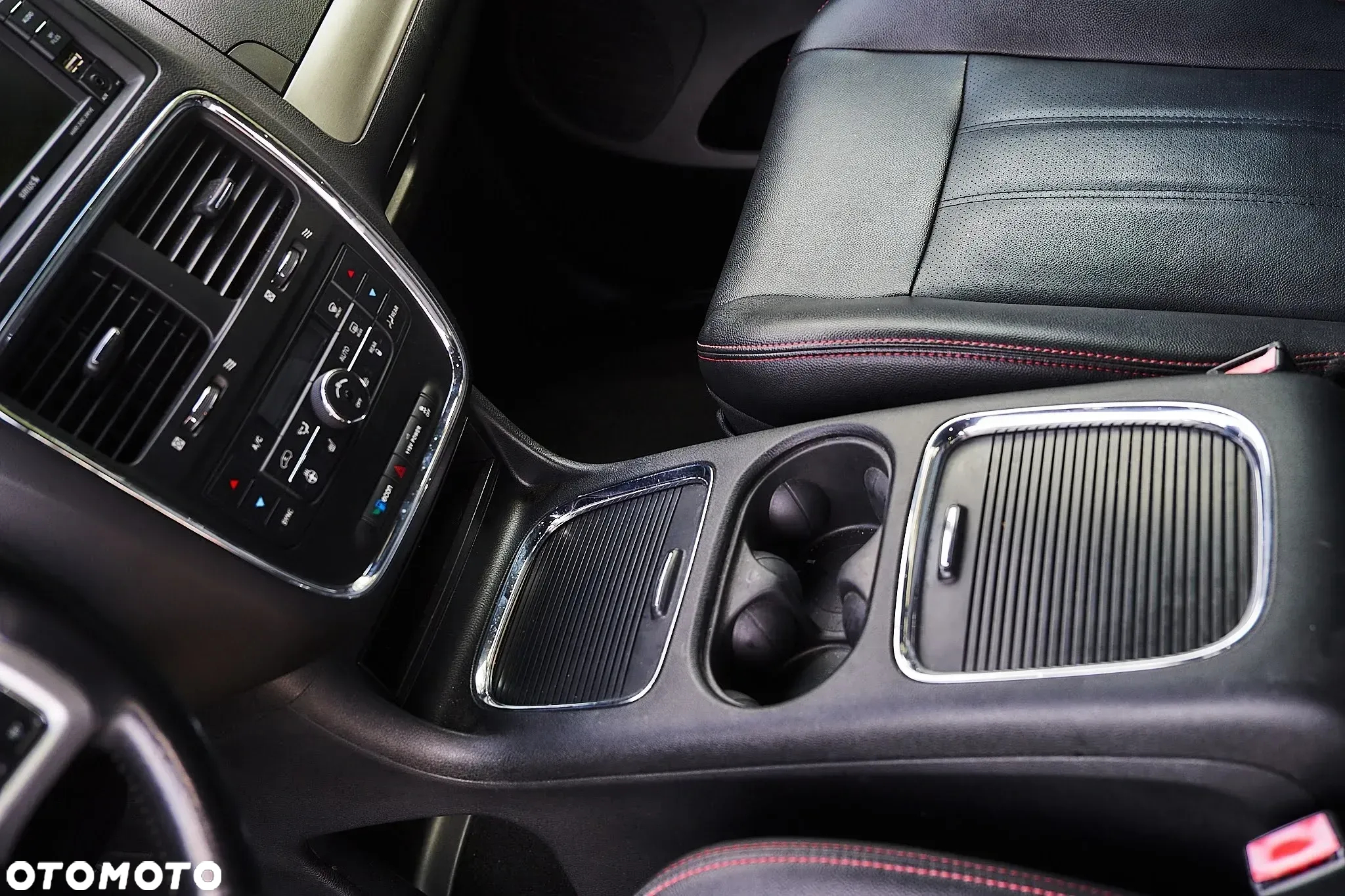 Dodge Grand Caravan - 20