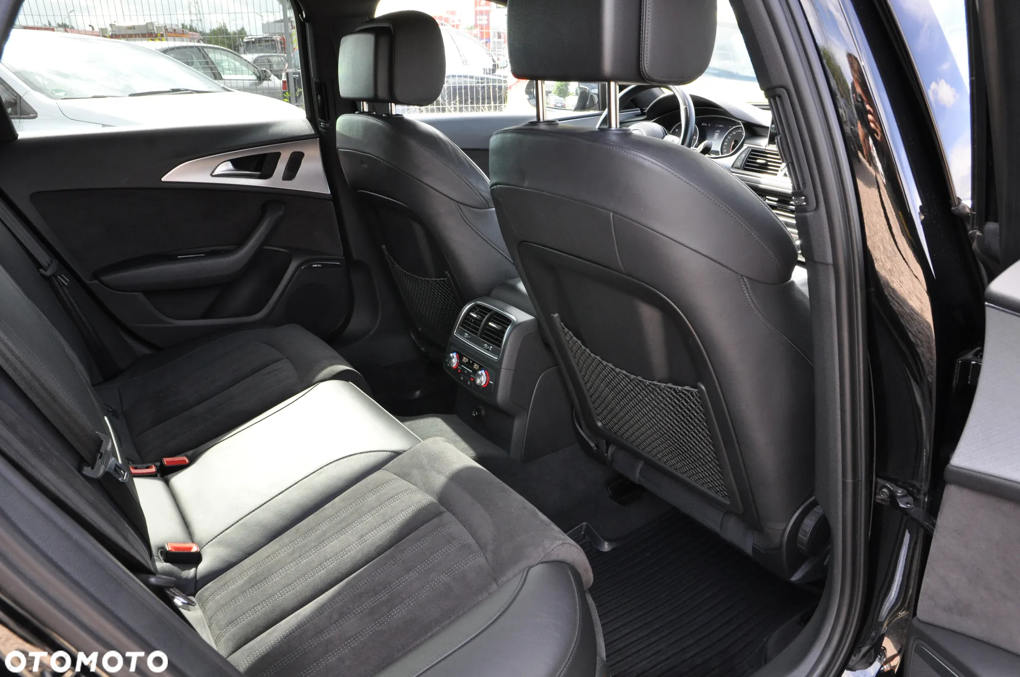 Audi A6 Avant 2.0 TDI Ultra S tronic - 11