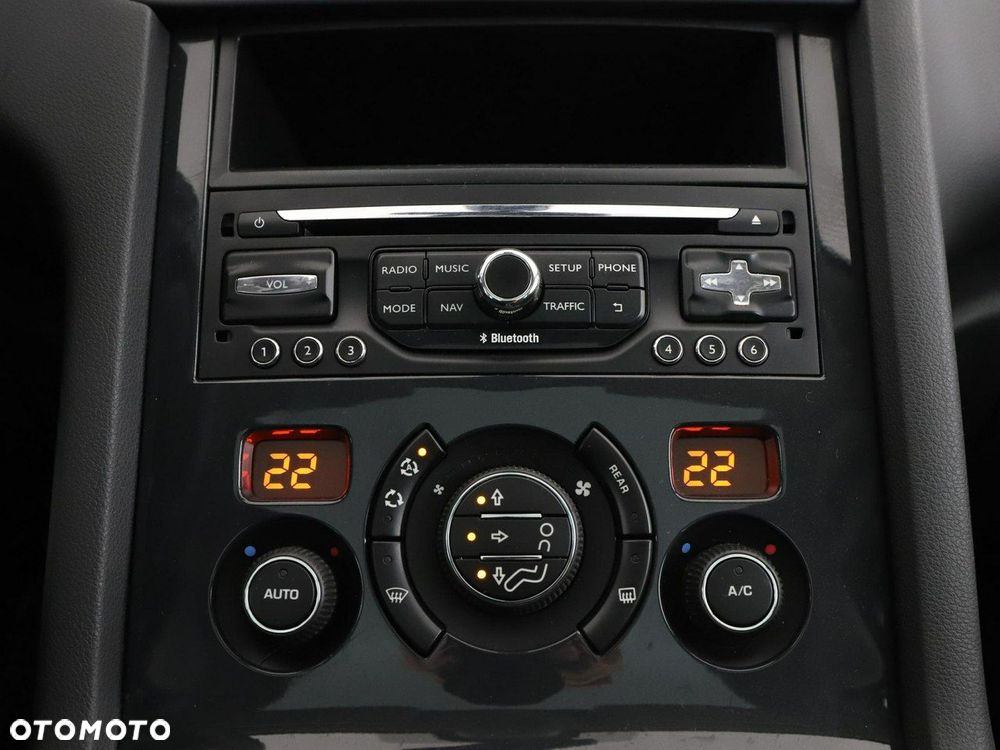 Peugeot 5008 1.6 BlueHDi Style 7os - 26