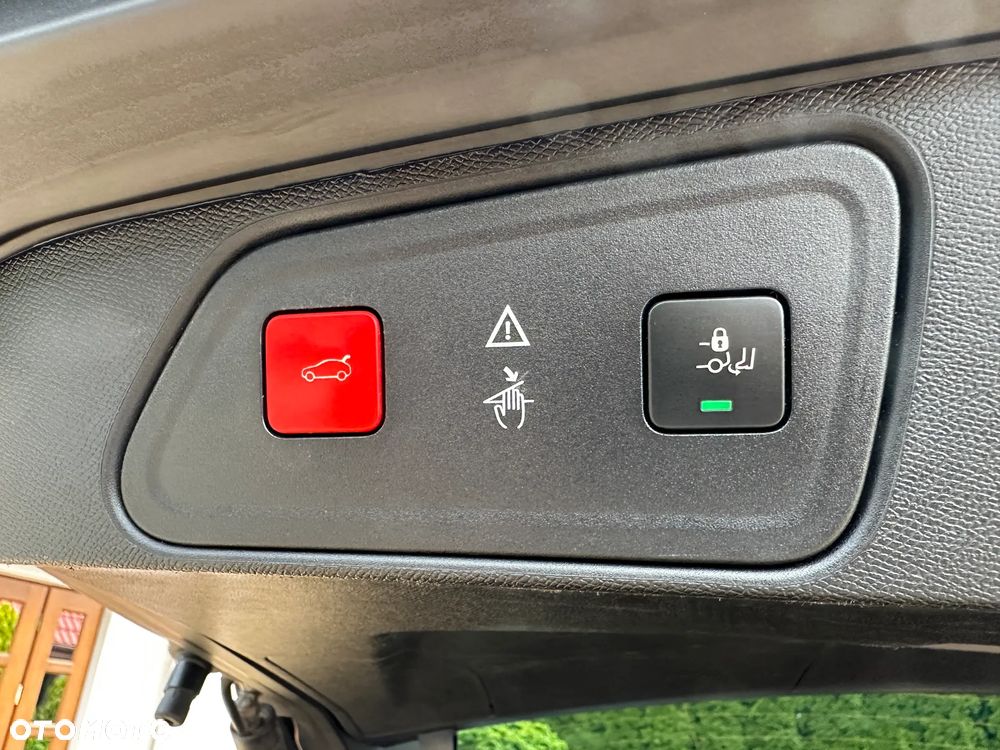 Peugeot 3008 1.6 BlueHDi Allure S&S - 22