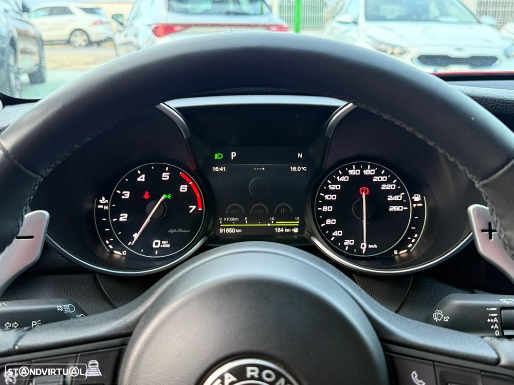 Alfa Romeo Giulia 2.0 Turbo 16V AT8-Q4 Veloce - 40