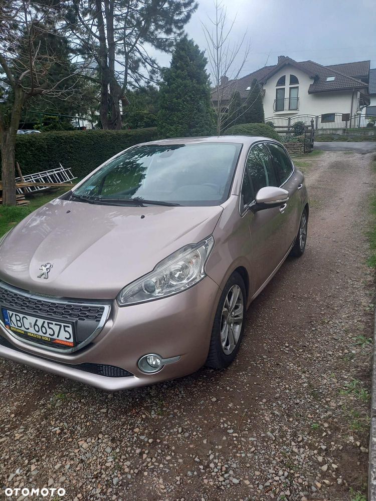 Peugeot 208 1.2 VTi Allure - 4
