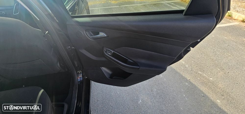 Ford Focus SW 1.5 TDCi Titanium — fotografia 22