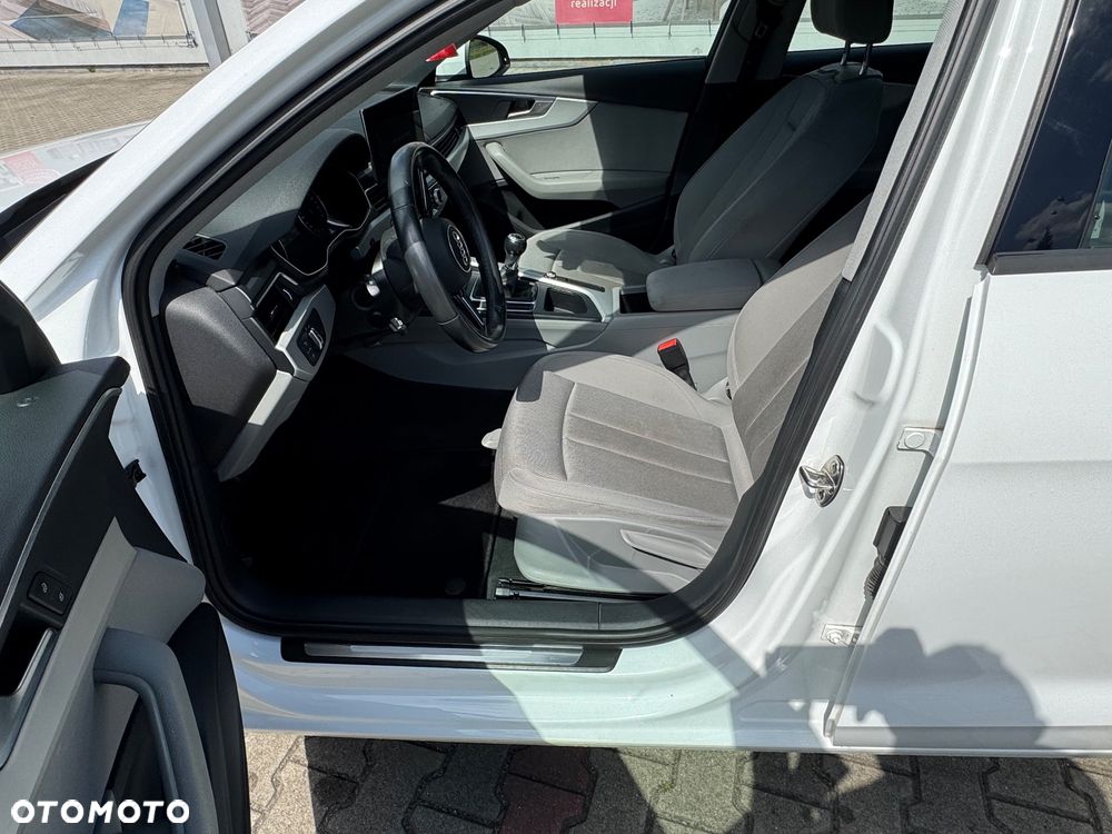 Audi A4 Limousine 35 TFSI mHEV - 13