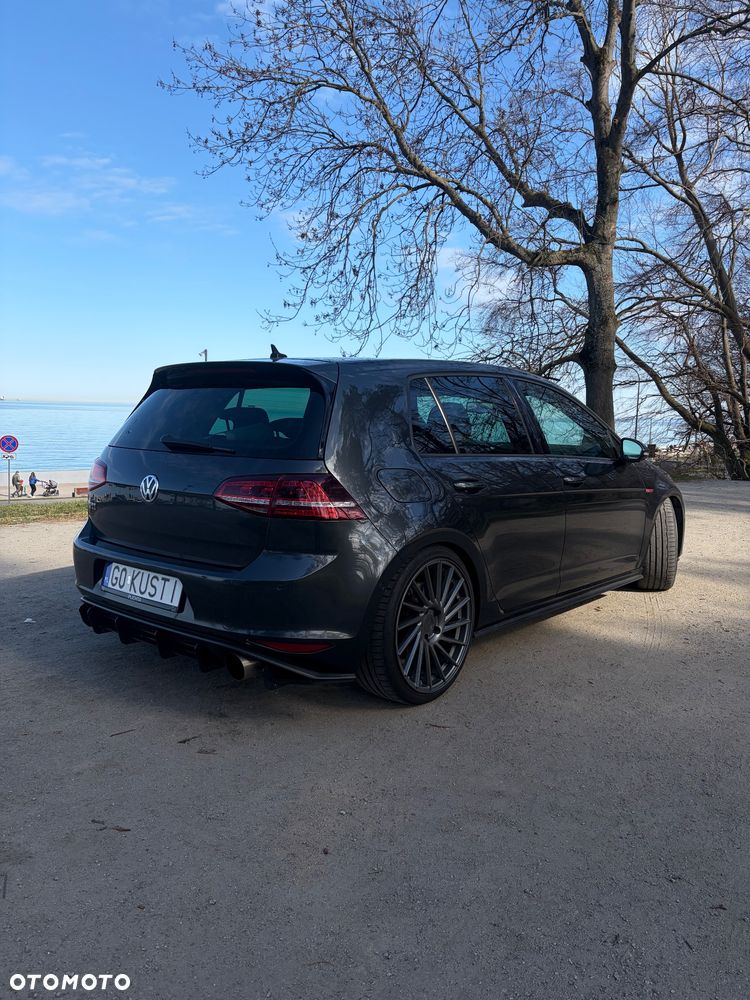 Volkswagen Golf - 18