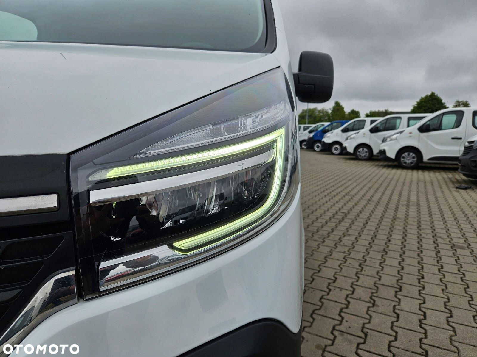 Renault Trafic L2H1 *84900zł NETTO* Brygadówka 6 osób 2.0dCi/120KM - 12