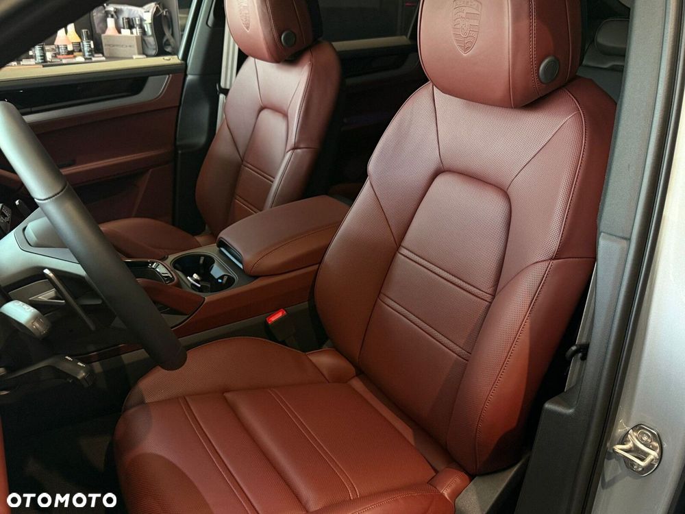 Porsche Cayenne - 12