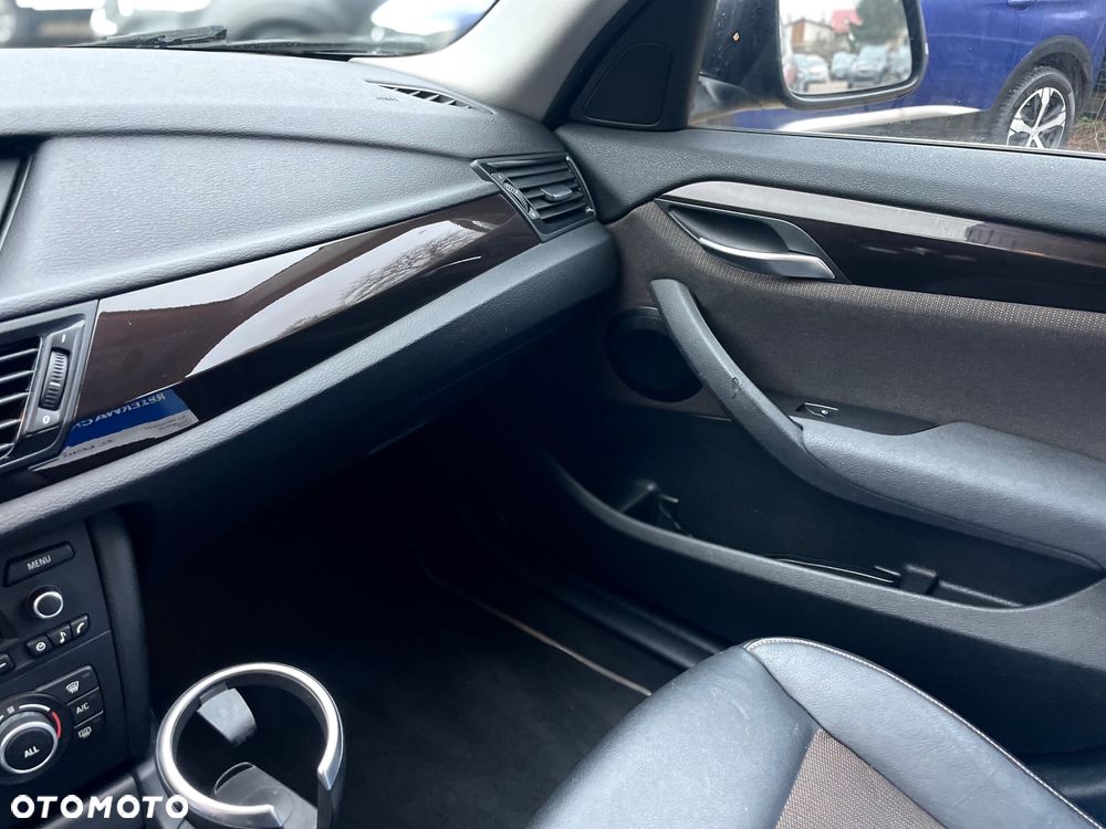 BMW X1 sDrive18d xLine - 11