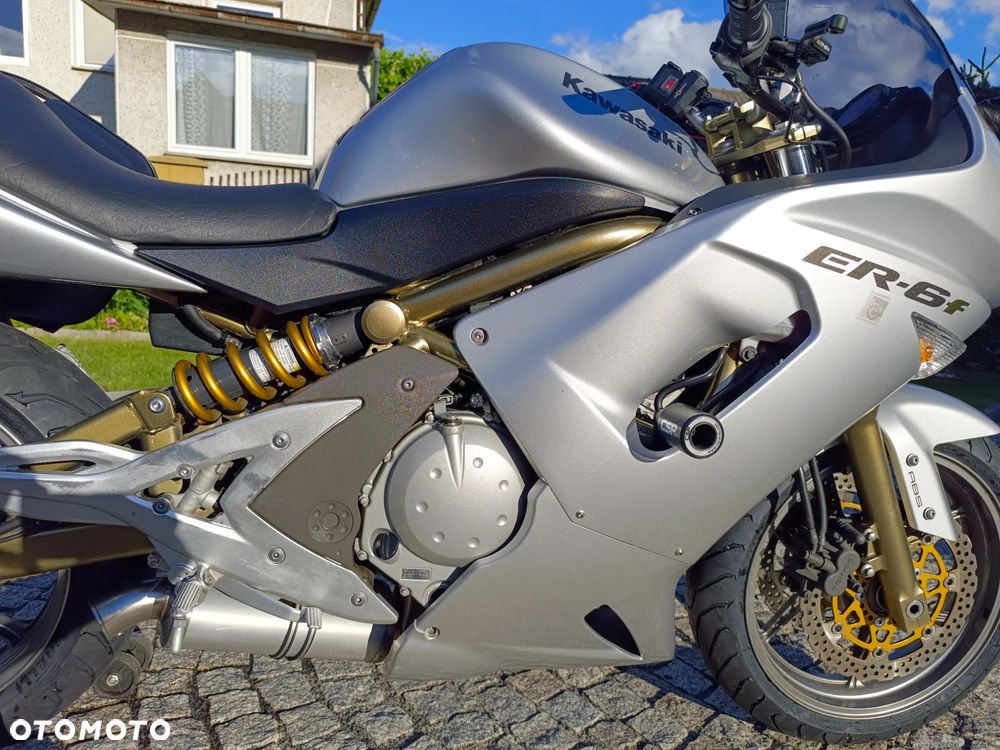 Kawasaki ER - 10