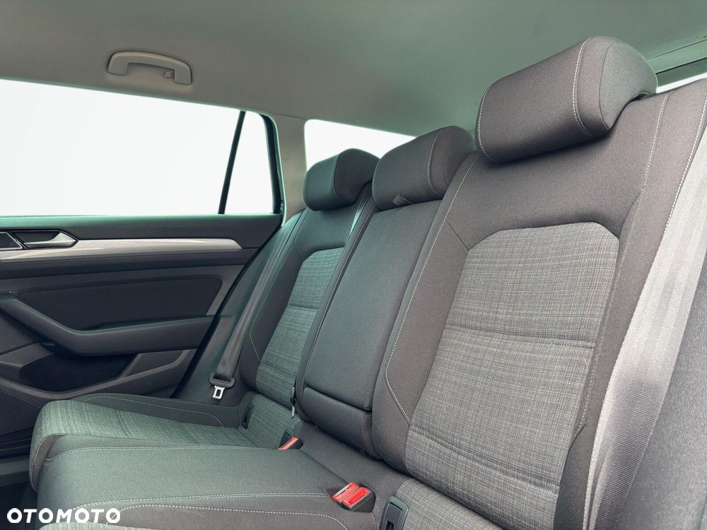 Volkswagen Passat Variant 2.0 TDI SCR Elegance DSG - 20