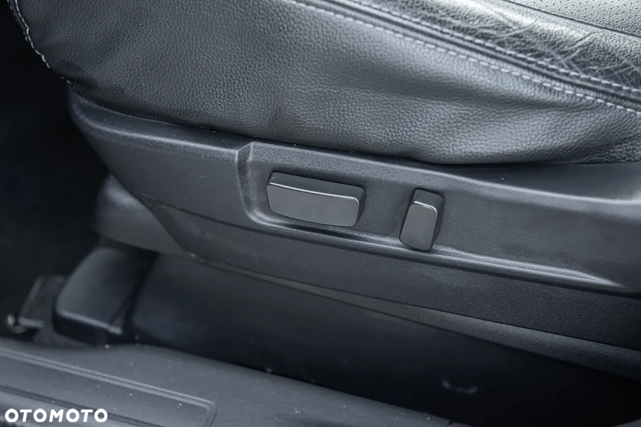 Mitsubishi Outlander - 17