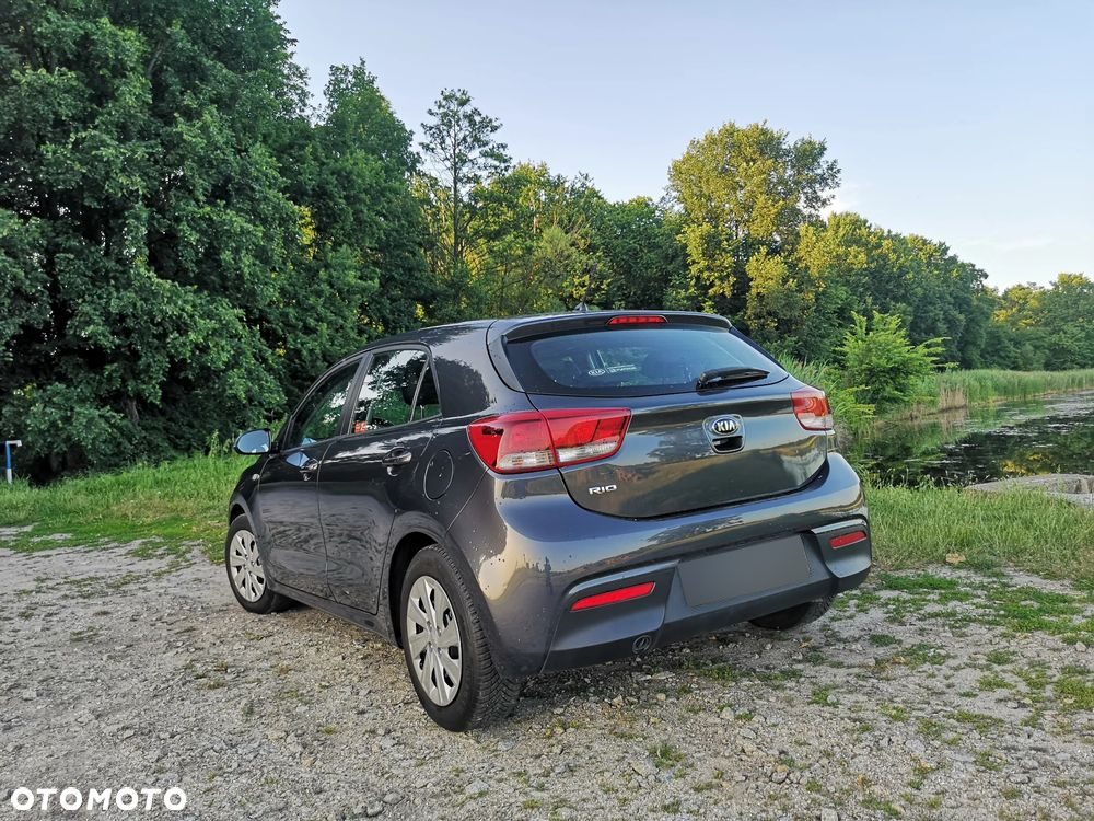 Kia Rio - 16
