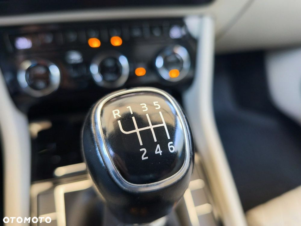 Skoda Superb 2.0 TDI Style - 22