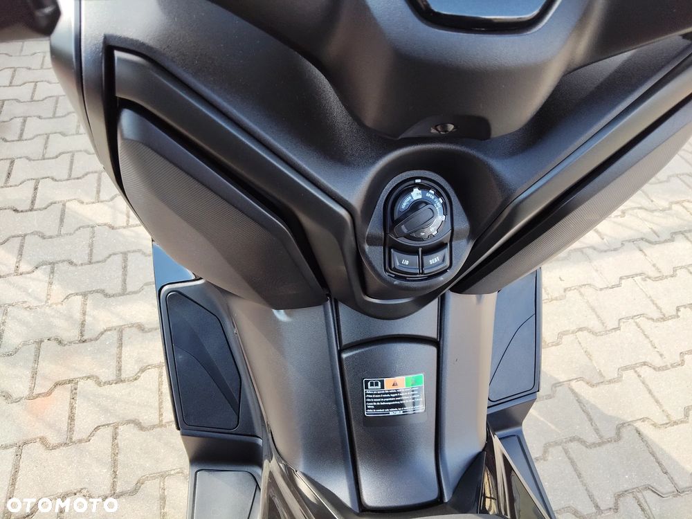Yamaha X-max - 14