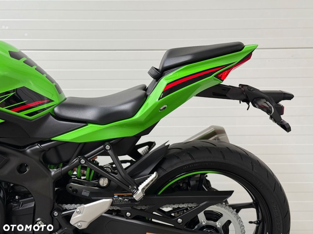 Kawasaki ZX - 33