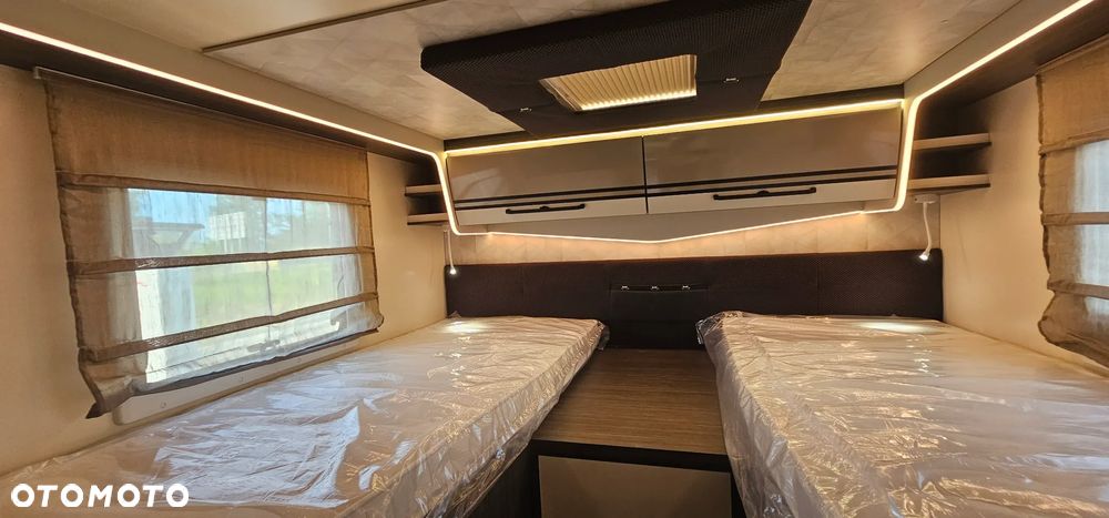McLOUIS NEVIS 873 - INTEGRA - KAMPER - 25