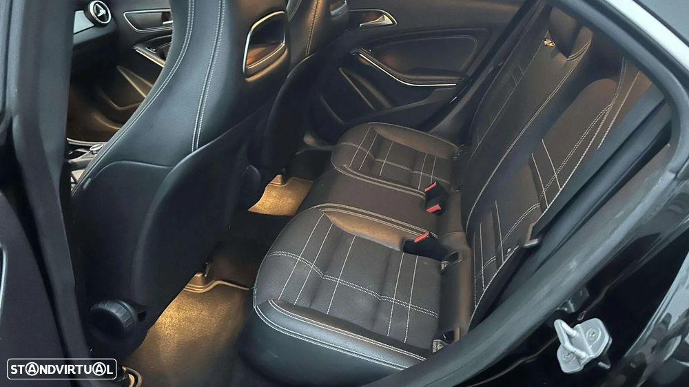 Mercedes-Benz CLA 180 d 7G-DCT Urban - 11