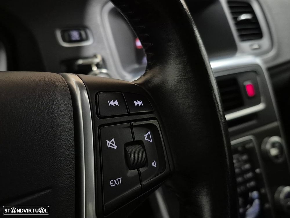 Volvo V60 1.6 D2 Momentum Eco Powershift - 20