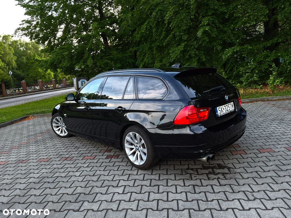 BMW Seria 3 325i xDrive - 7