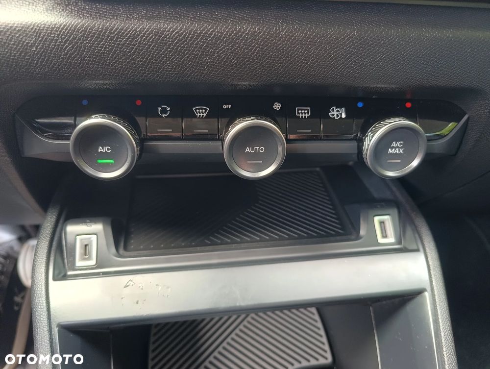 Citroën C4 PureTech 130 Stop&Start SHINE - 18