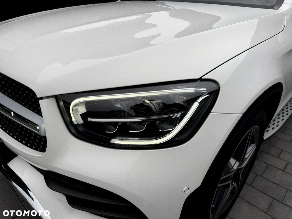 Mercedes-Benz GLC 300 4Matic 9G-TRONIC AMG Line Plus - 22