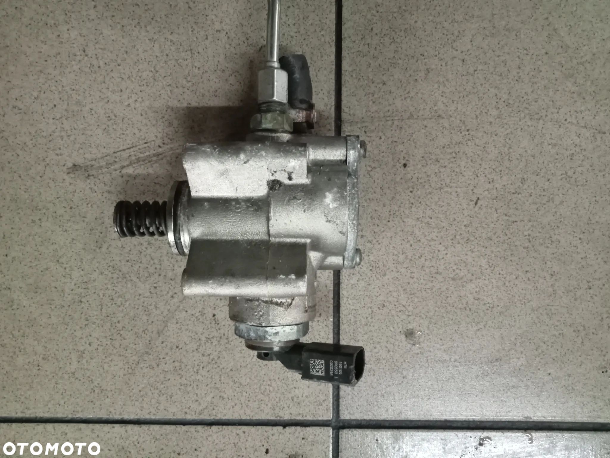 pompa paliwa golf 5 touran 1.6 fsi 03c127025r - 1