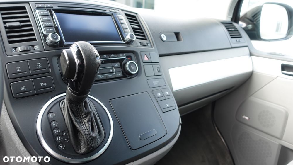 Volkswagen Multivan - 24