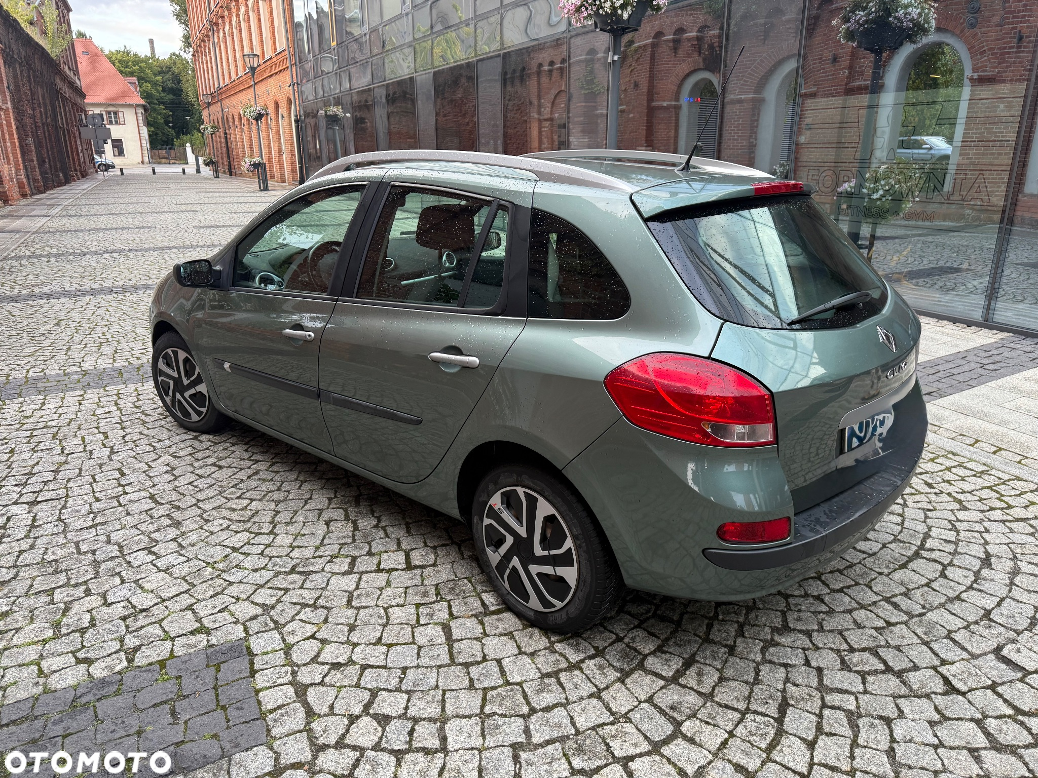Renault Clio 1.2 16V 75 Grandtour Dynamique - 5