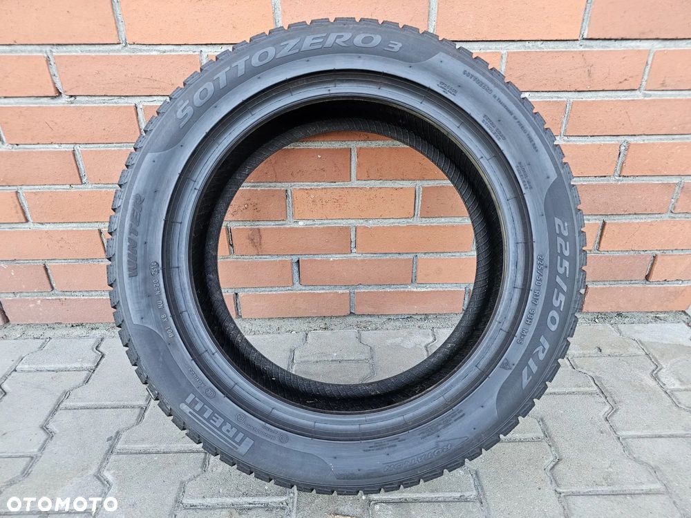 (O140) 225/50R17 98H 6,5mm 14r / Pirelli SottoZero 3 - 3