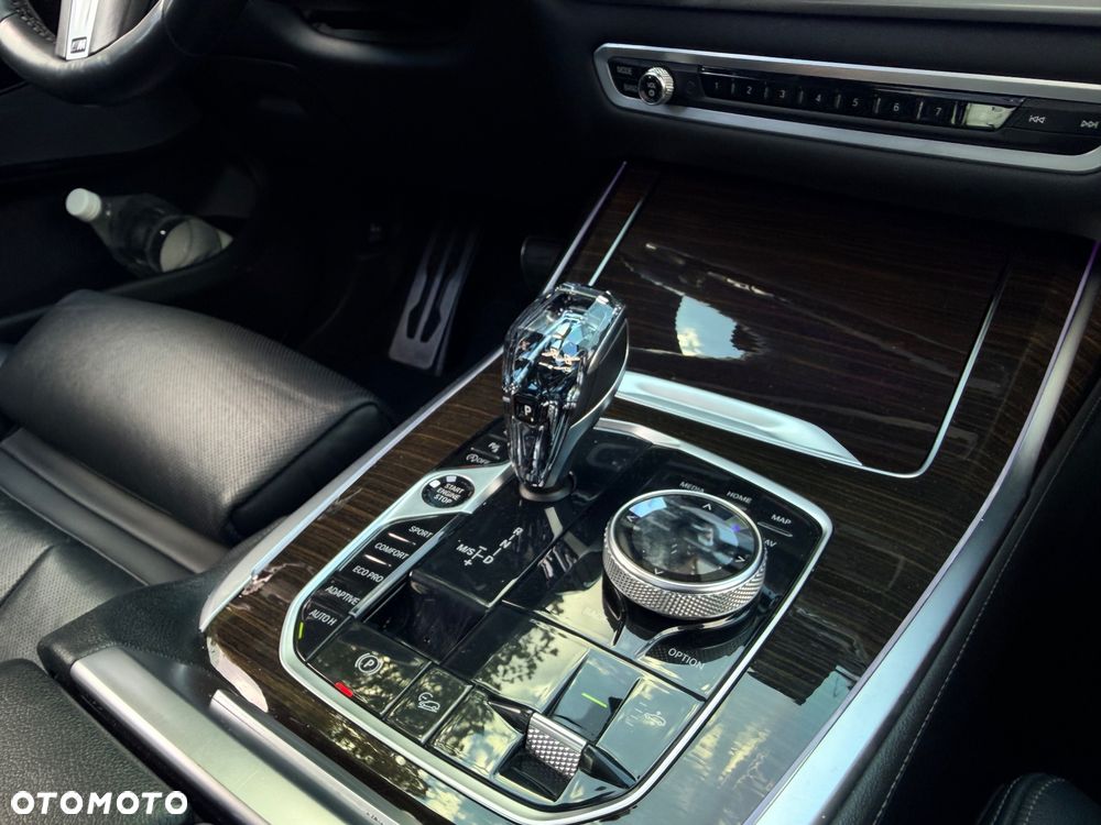 BMW X7 M50i sport - 36