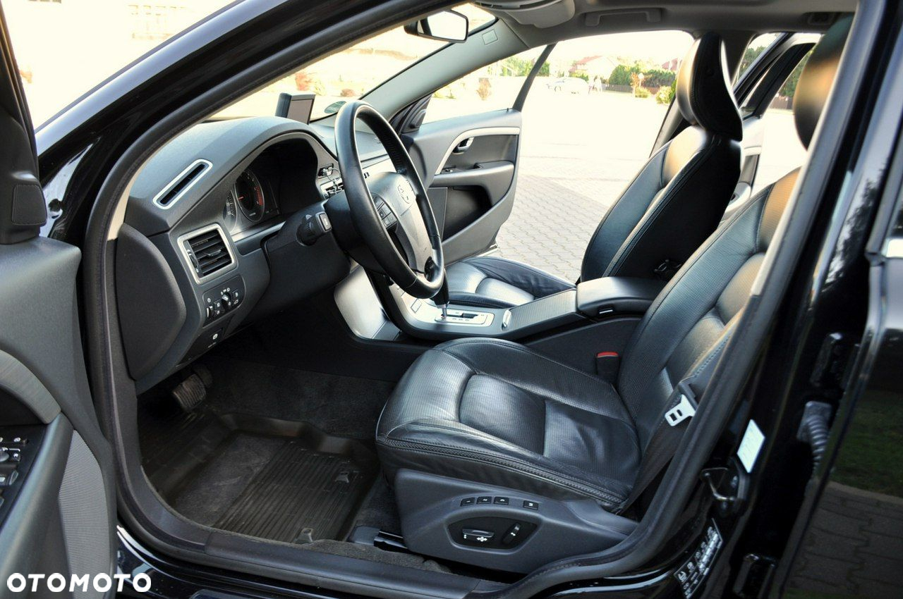 Volvo XC 70 - 22