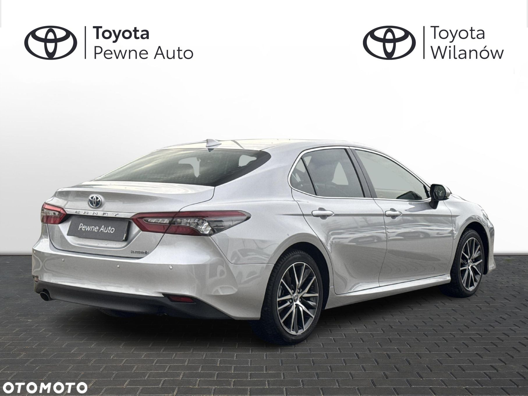 Toyota Camry - 5