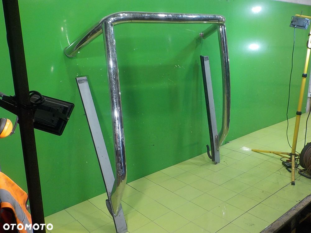 MITSUBISHI L200 IV 2.5 DID 4x4 06r 5D orurowanie bagaznika paki - 2