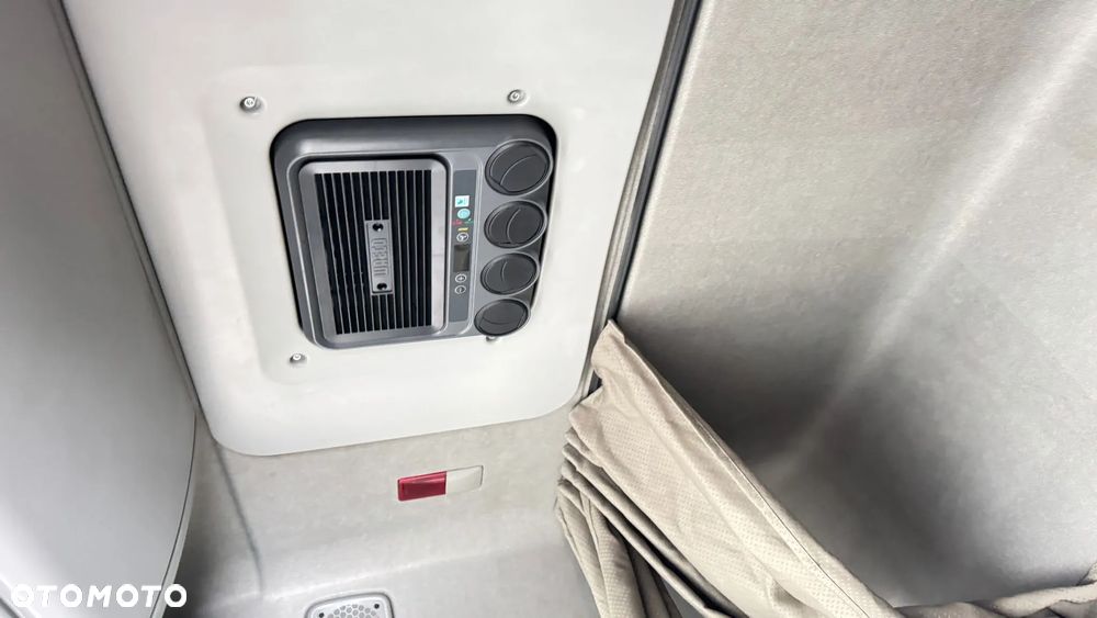 Renault Premium DXI 460 - 11