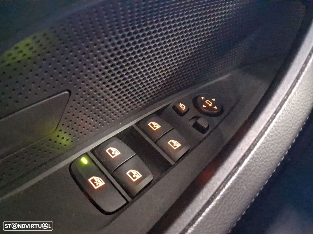 BMW i4 eDrive35 Edição Desportiva M - 19