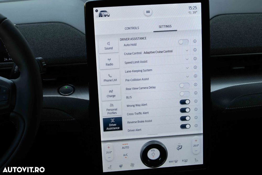 Ford Mustang Mach-E - 22