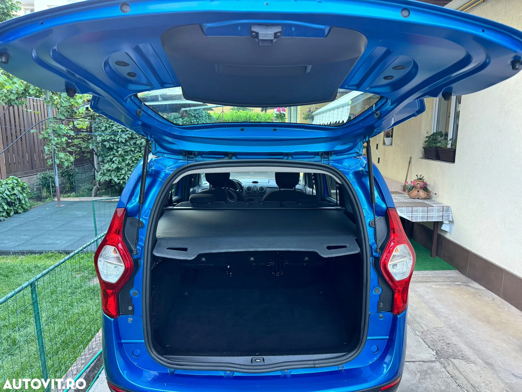 Dacia Lodgy 1.2 TCe 115 CP Stepway - 3