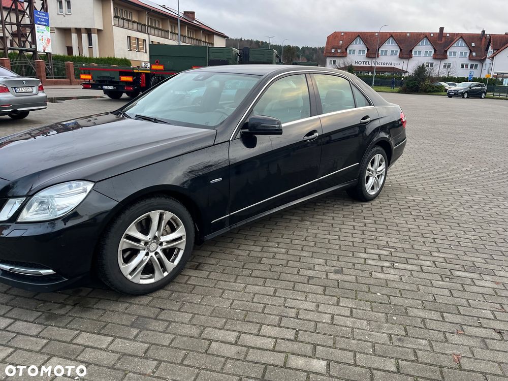 Mercedes-Benz Klasa E 250 CDI BlueEff Avantgarde - 3