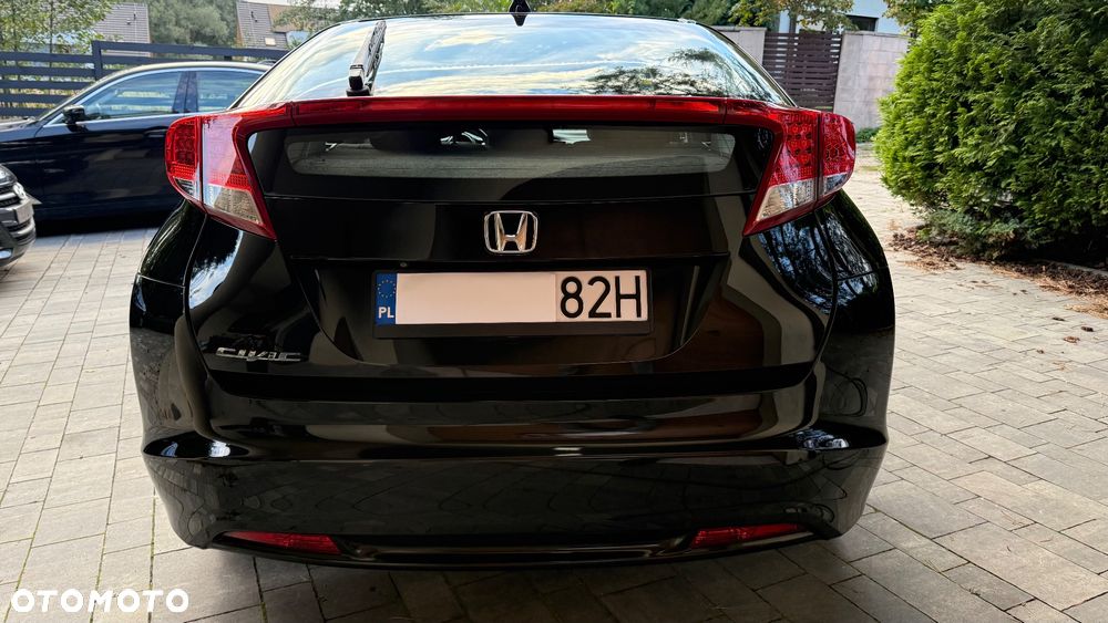 Honda Civic 1.8 i-VTEC Comfort Black Edition - 9