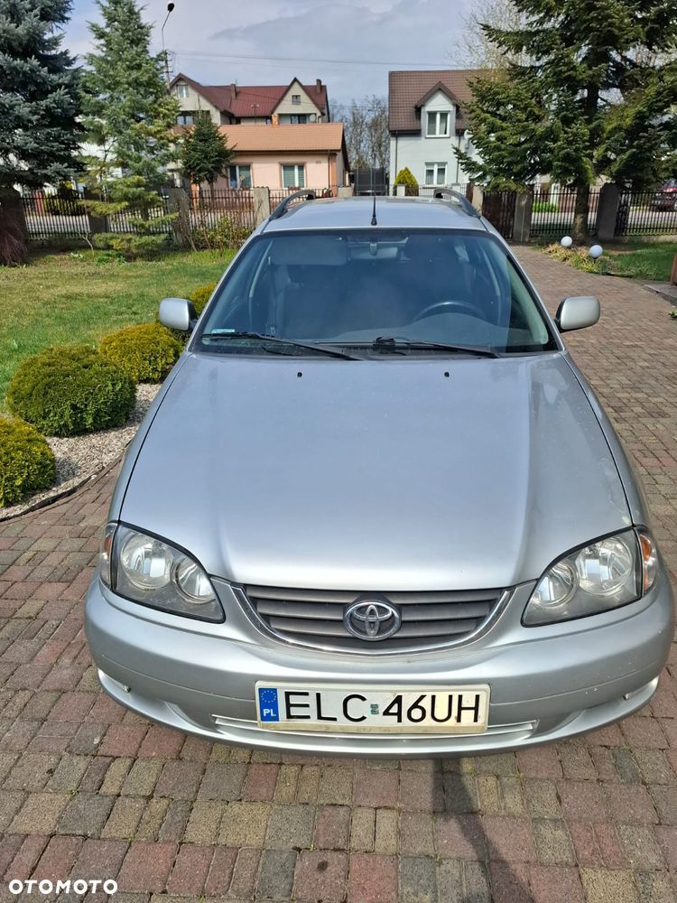 Toyota Avensis - 4