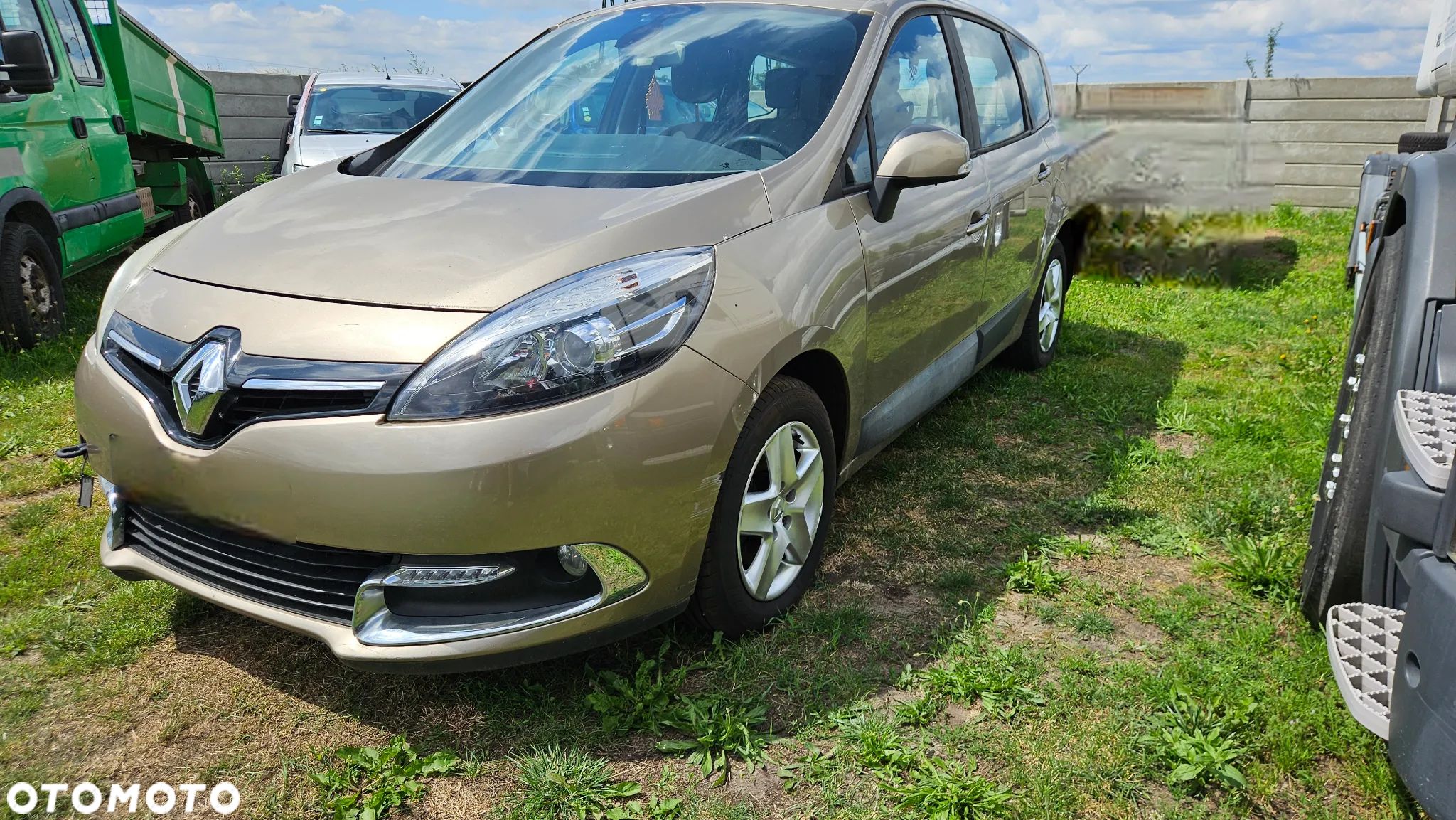 Renault Grand Scenic - 1